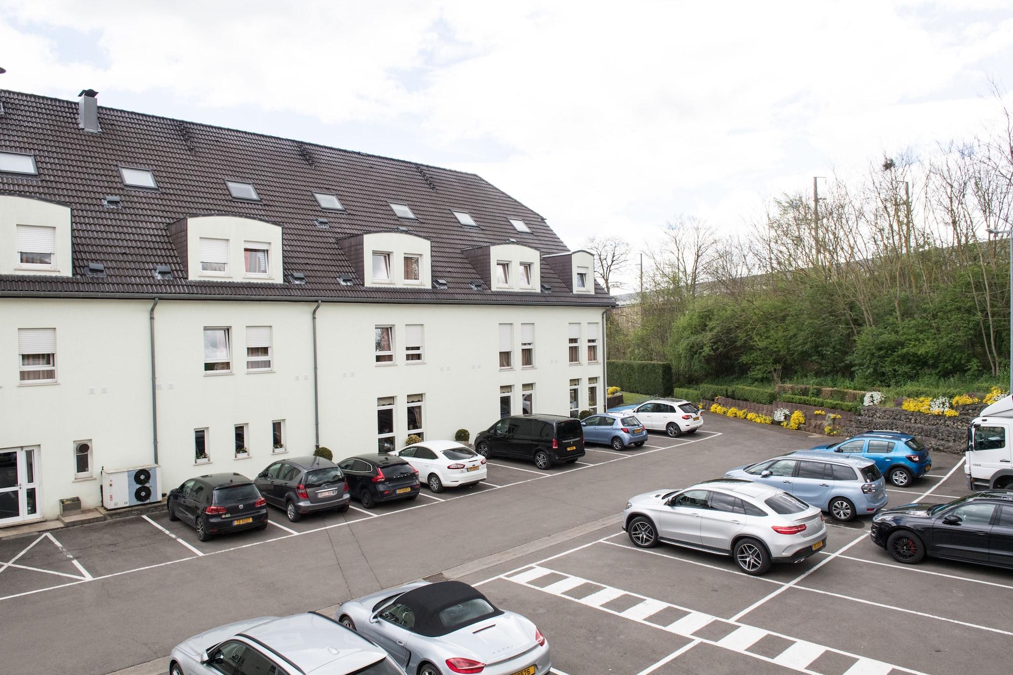 Hotel-Restaurant Gulliver Bascharage Exterior photo